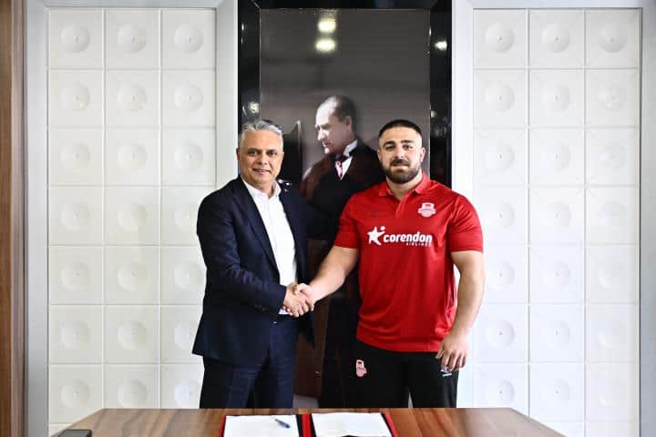 Osman Kan, Muratpaşa Belediyesi'nde yeni görevine resmen başladı