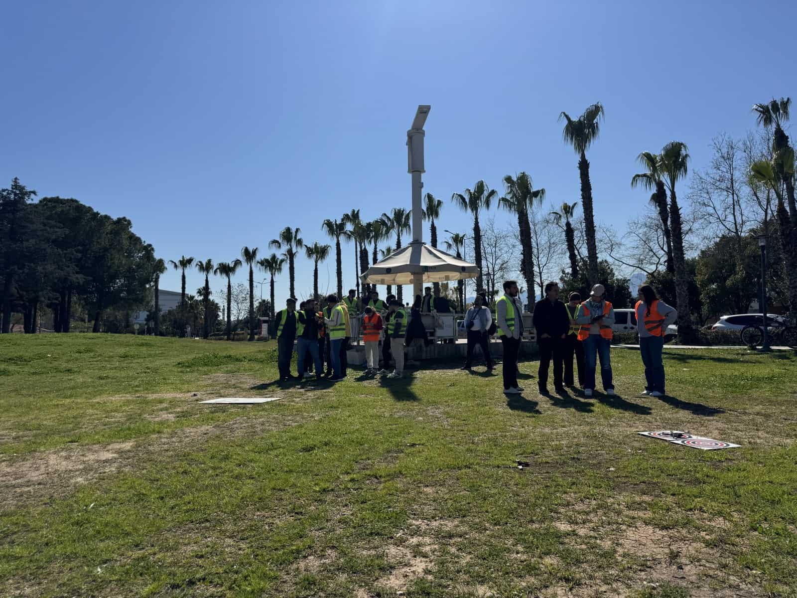 Akdeniz Üniversitesi’nde 26 Kişiye Uluslararası İHA-1 Ticari Pilot Sertifikası Verildi