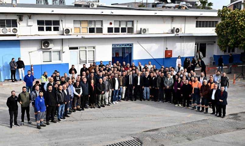 Başkan Ümit Uysal, Muratpaşa Belediyesi Çalışanlarıyla Bayramlaşma Etkinliğinde Buluştu