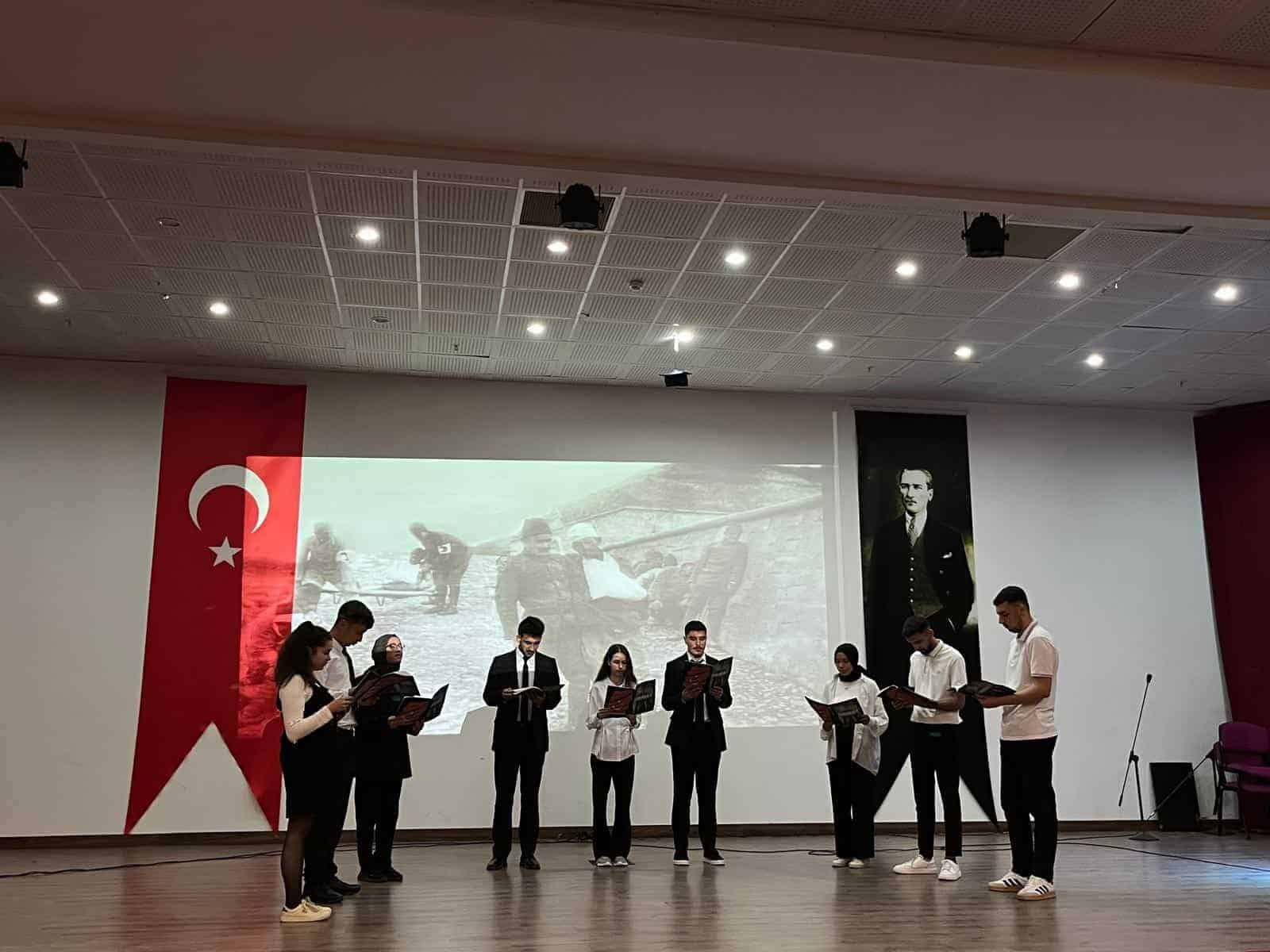 Akdeniz Üniversitesi Eğitim Fakültesi'nde 18 Mart Çanakkale Zaferi ve Şehitleri İçin Anma Etkinliği