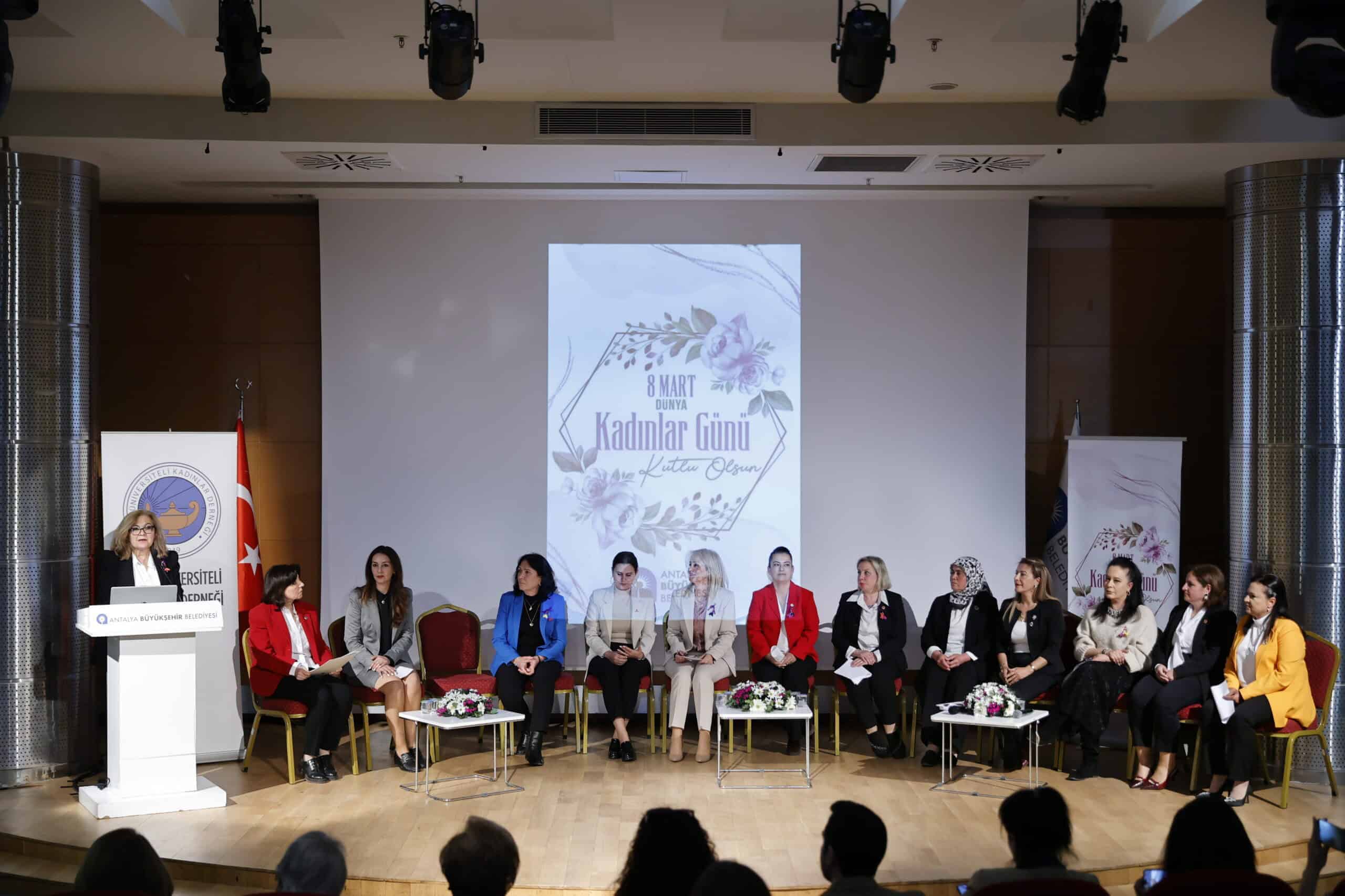 Antalya’da Kadın Muhtarların Katılımıyla Yerelde Eşitlik Paneli Düzenlendi