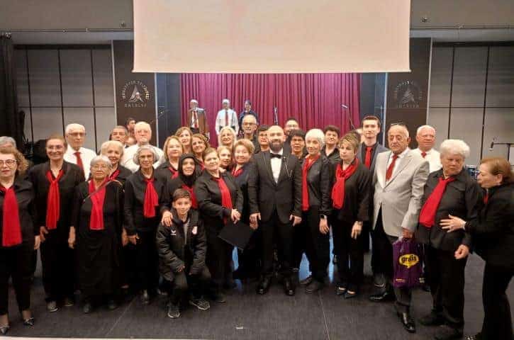 Muratpaşa Belediyesi Yaşlı Evleri Üyeleri Türk Halk Müziği Konserinde Büyük Beğeni Topladı