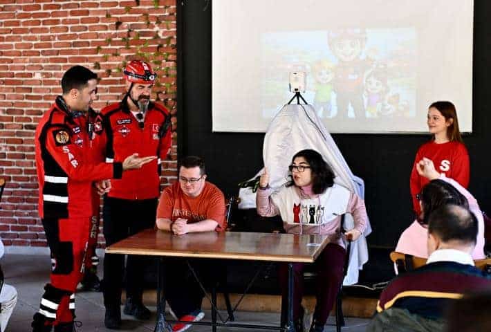 Muratpaşa Belediyesi, özel gereksinimli bireylere yönelik afet farkındalık eğitimi düzenledi