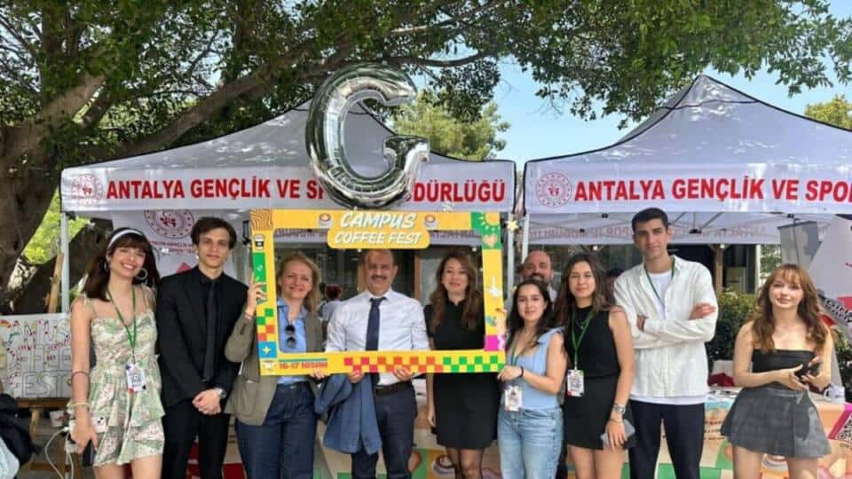 Akdeniz Üniversitesi’nde 40. Yıla Özel Kahve Festivali Öğrencilerle Buluştu