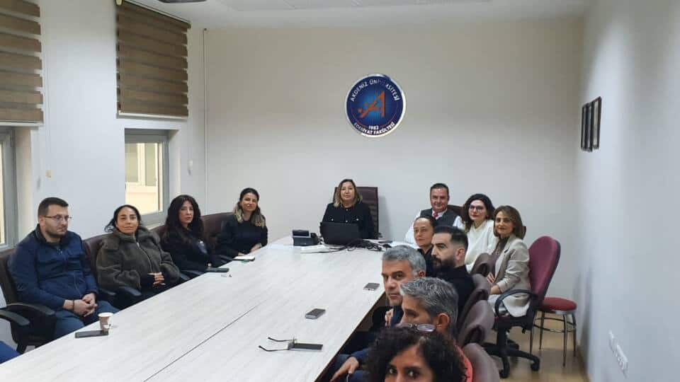 Akdeniz Üniversitesi Edebiyat Fakültesi'nde İdari Personele Cinsiyet Eşitliği Eğitimi Verildi