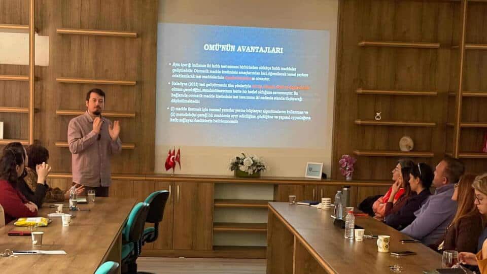 Akdeniz Üniversitesi'nde Yapay Zekâ Destekli Otomatik Test Geliştirme Semineri Düzenlendi