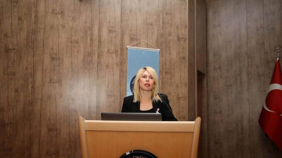 Akdeniz Üniversitesi'nde Kanserle Mücadelede Farkındalık ve Bilimsel Gelişmeler Masaya Yatırıldı