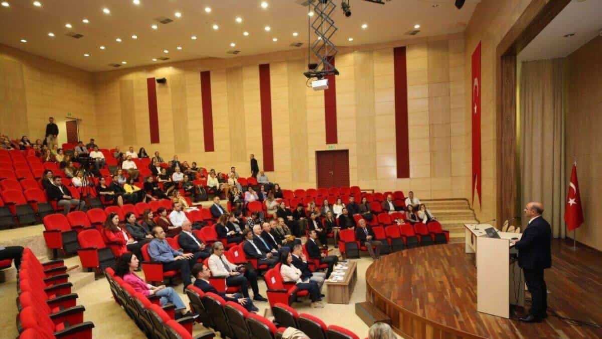 Akdeniz Üniversitesi'nde Kurumsal Akreditasyon Programı Çalıştayı Fakültelerle Gerçekleştirildi