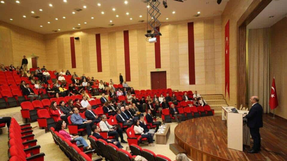 Akdeniz Üniversitesi'nde Kurumsal Akreditasyon Programı Çalıştayı Fakültelerle Gerçekleştirildi