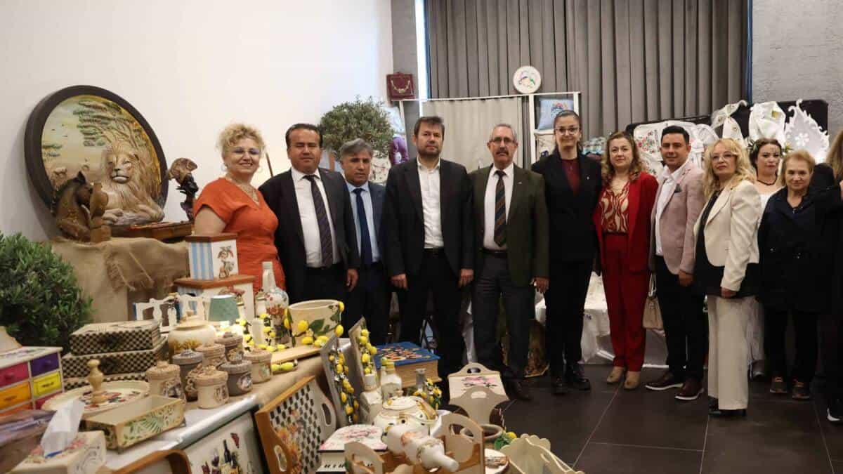 Uncalı ATASEM’de Yeşil Vatan Temalı Sergide Limon ve Zeytin Motifli Eserler Sergilendi